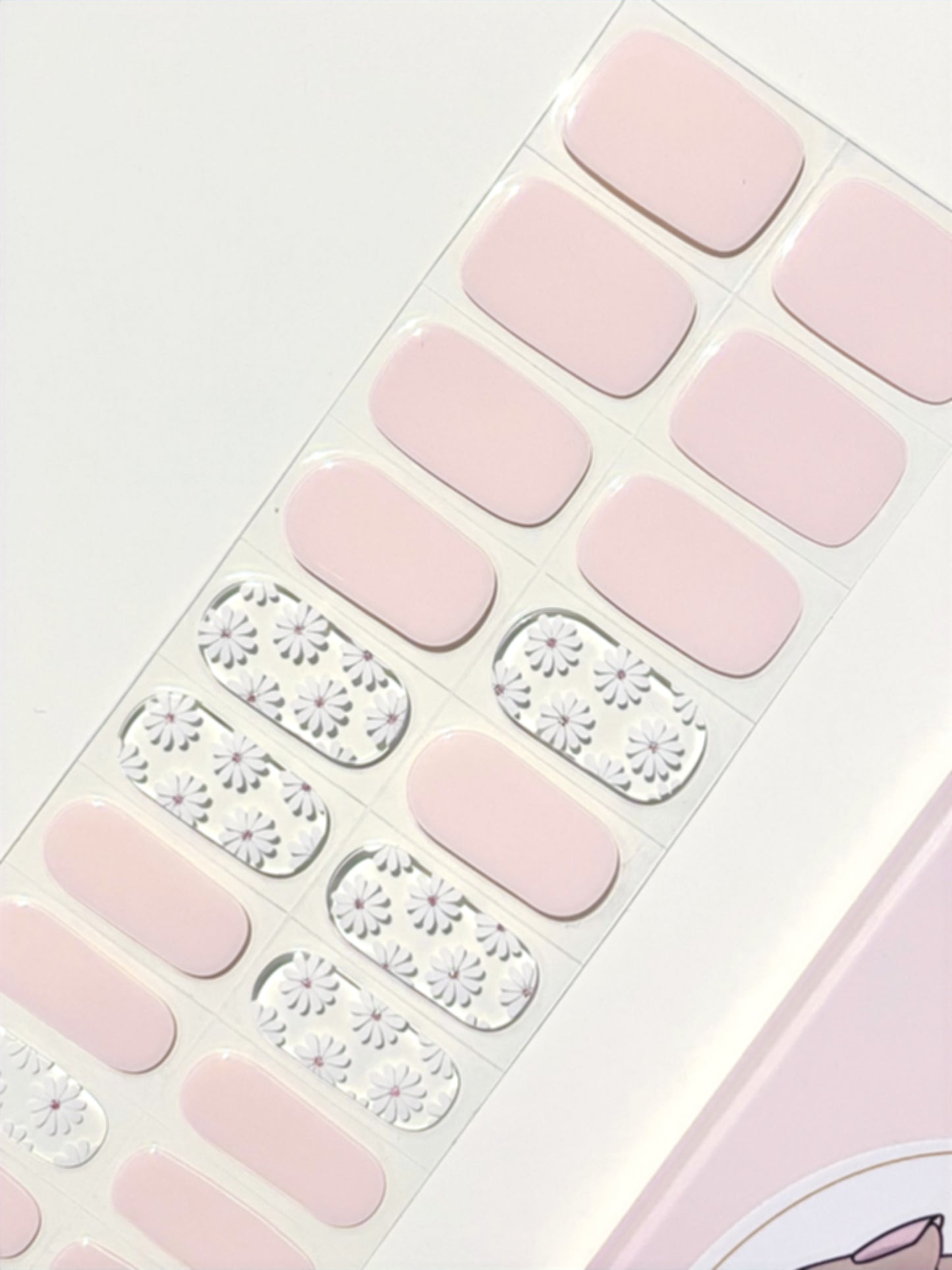 Daisy Blooms Semi-Cured Gel Nail Wraps Kit image 1